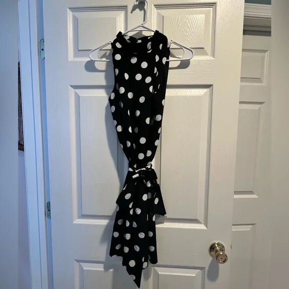White House Black Market. Summer polka dot dress. Size 2 - Picture 3 of 12